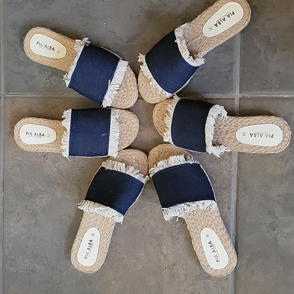 Native Slippers - Picture 8 of 9